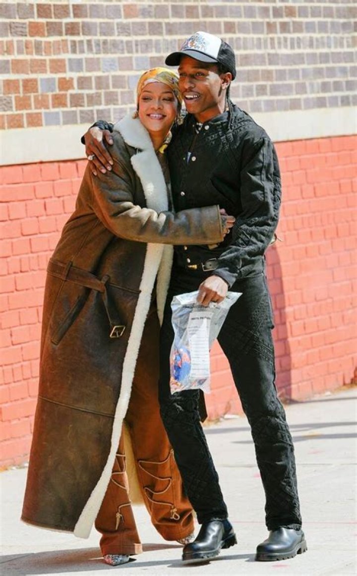 Rihanna And ASAP Rocky Pack Some Sweet PDA While Working On New Joint Project – Pics!