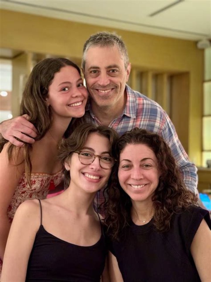 Robert Gamez family, wife, children, parents, siblings