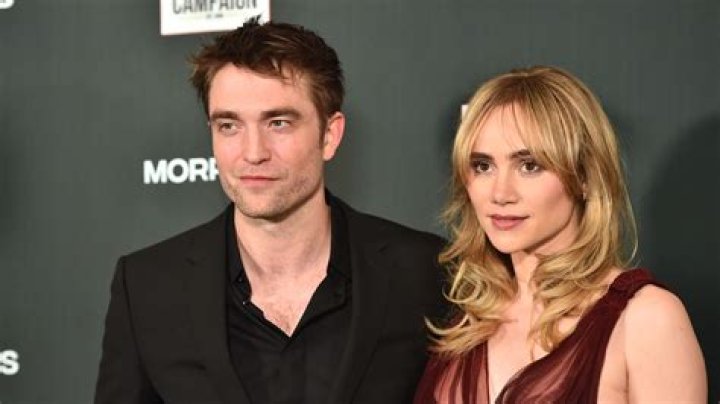 Robert Pattinson's Reported Fiancée Suki Waterhouse Shares Swimsuit Photo