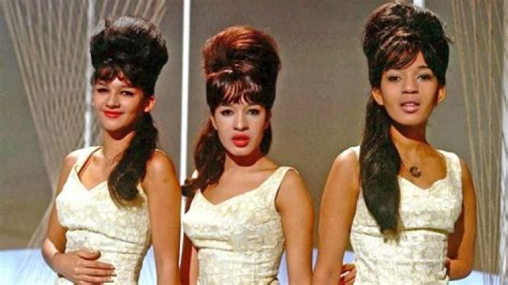 Ronnie Spector siblings: Meet Estelle Bennett