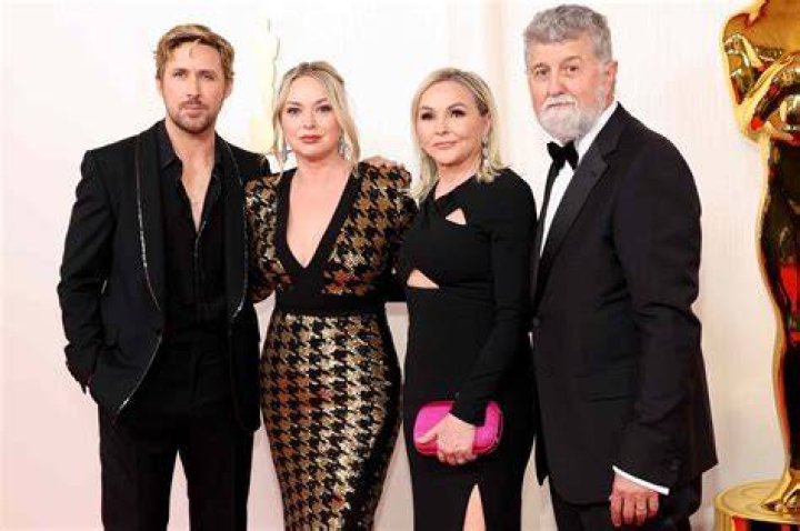 Ryan Gosling siblings: Meet sister Mandi Gosling
