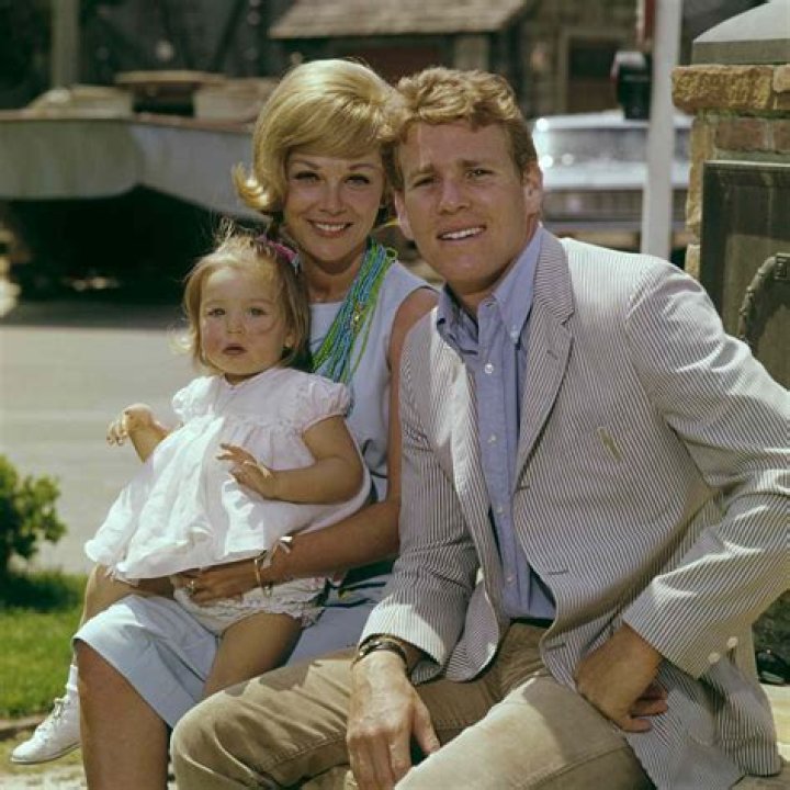 Ryan O’Neal Bio, Wiki, Age, Family, First Wife, Son, Peyton Place, Health, Movies, and Net Worth