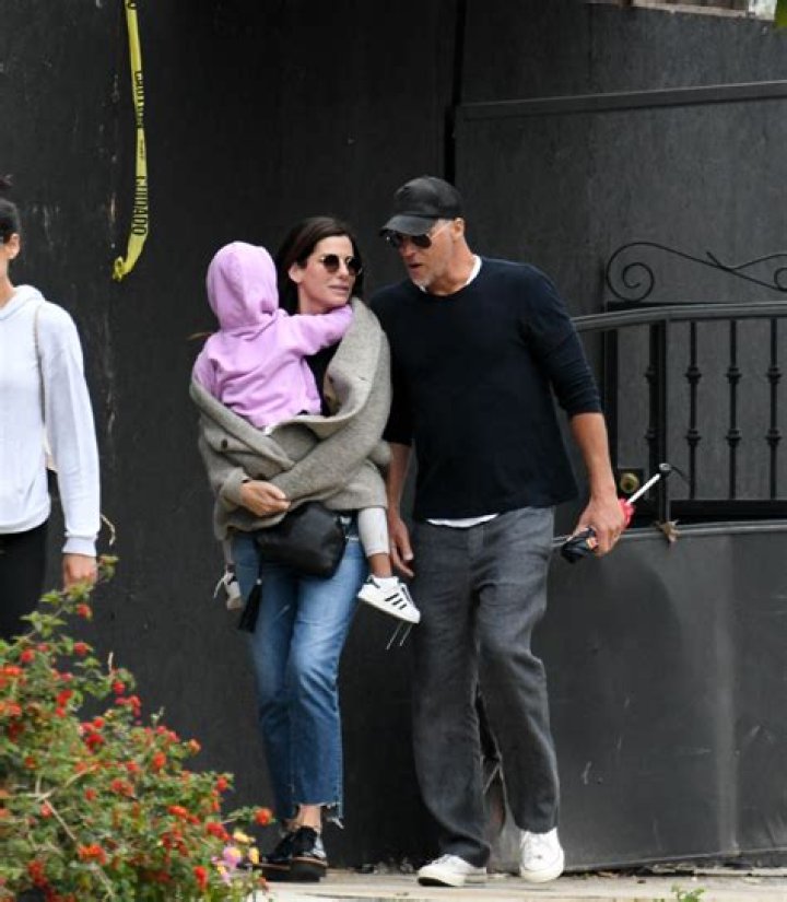 Sandra Bullock family, husband, children, parents, siblings