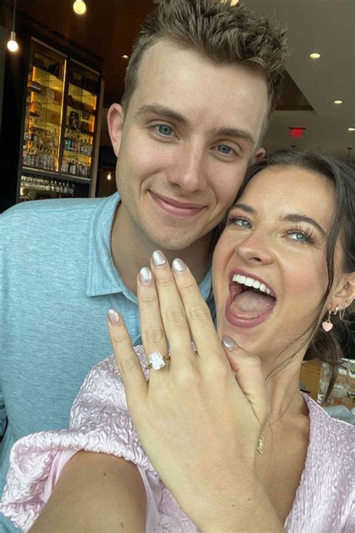 Sarah Hyland Says She Told Fiance Wells Adams Which Engagement Ring She Wanted!