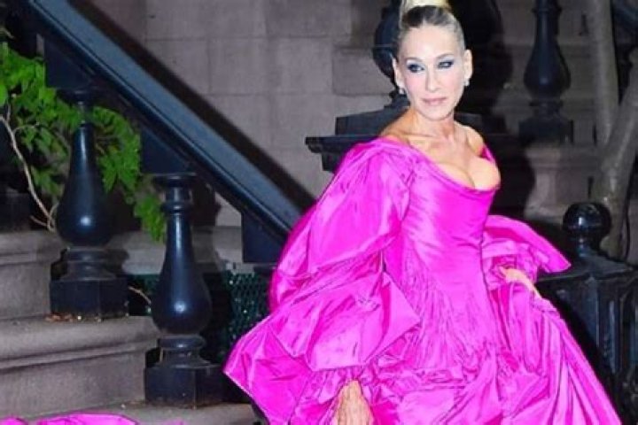 Sarah Jessica Parker Keeps Wearing Socks With Her Heels And People Are Freaking Out