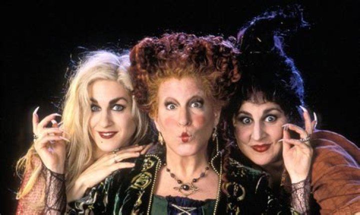 Sarah Jessica Parker Shares Exciting New Update On The ‘Hocus Pocus’ Sequel!