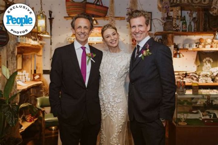 Seth Meyers Biography, Age, Wife, Son, Closer Look, Tickets, Trump, Show,Twitter, Height, Guests And Net Worth