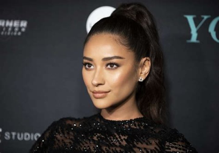 Shay Mitchell Opens Up About Her Prenatal Depression Struggle