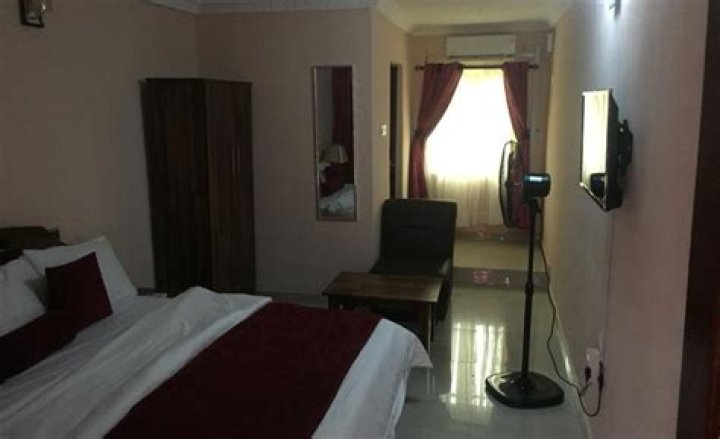 SKYRAINBOW COURTYARD HOTELS, Ile-ife