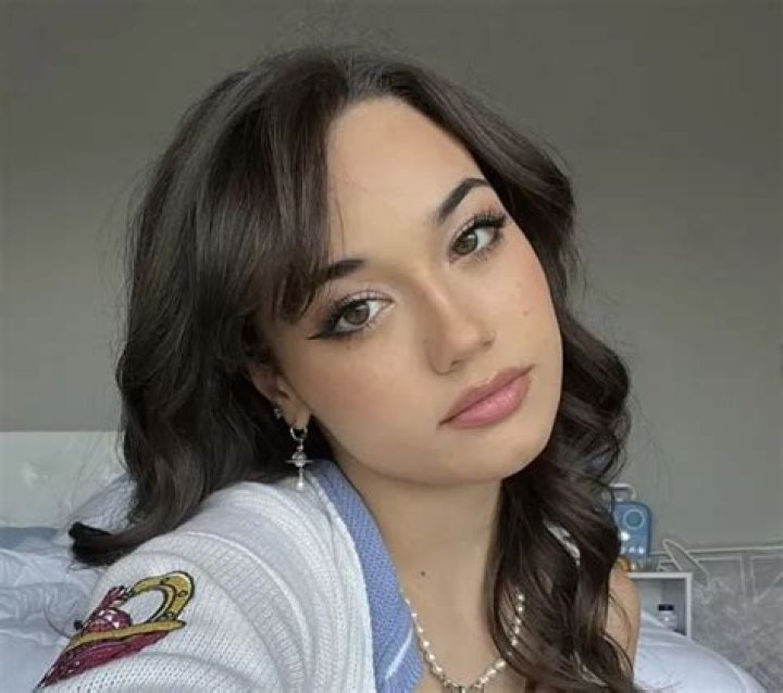 Sofia Gomez Age, Net Worth, Boyfriend, Height & More