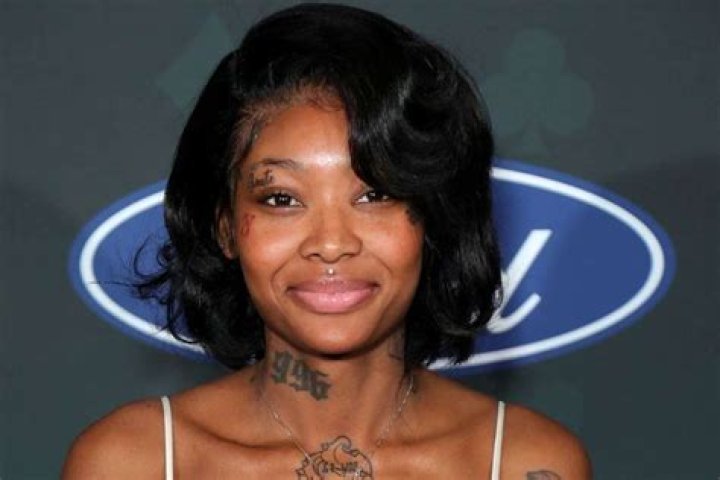 Summer Walker’s Latest Clip Sparks Nose Job Rumors: ‘What Did You Do To Your Face? You Look Like Lil Kim!’