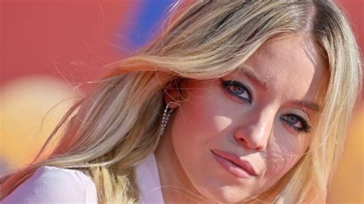 Sydney Sweeney in Bathing Suit is a "Firecracker" — Celebwell