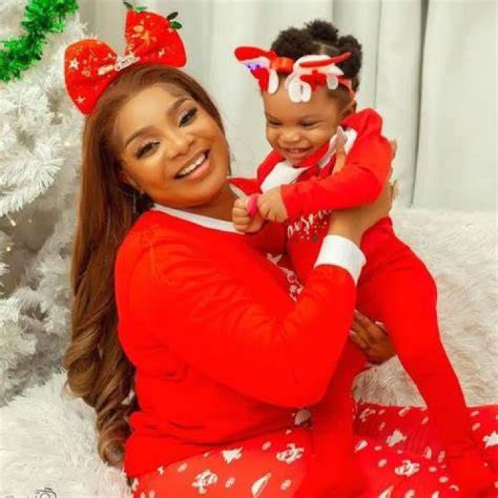 Tawa Ajisefini Biography: Age, Husband, Child, Son, Teeth & Net Worth