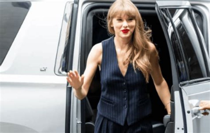 Taylor Swift shocks fans with a stunner concert at Tribeca Film Festival
