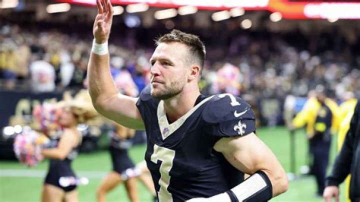 Taysom Hill profile, bio, birthday, height, wife, children, contract, salary, net worth