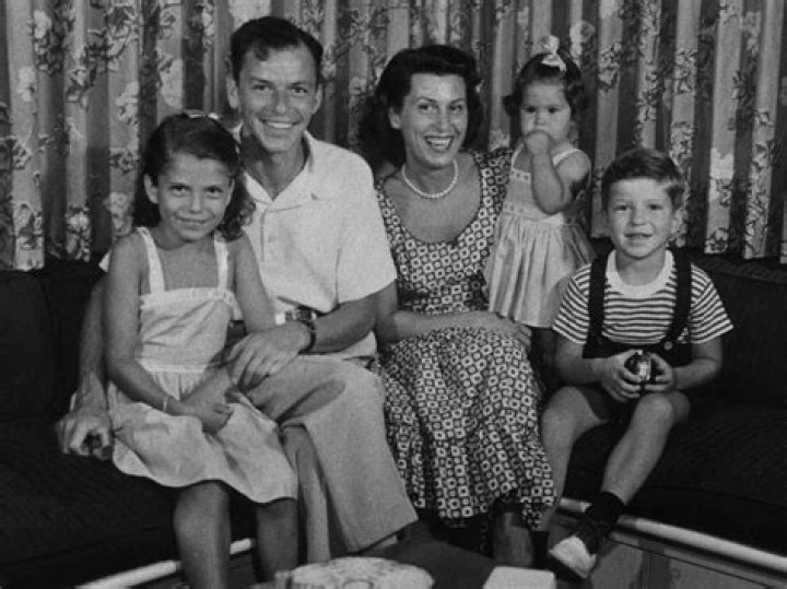 Tina Sinatra Biography - Facts, Childhood, Family Life & Achievements