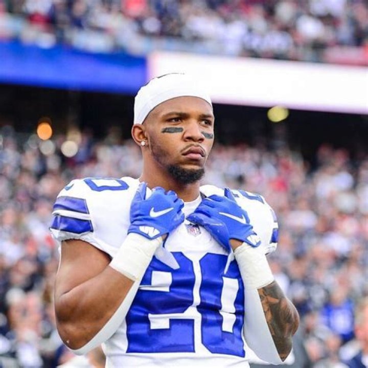 Tony Pollard age, height, ethnicity, family, college, 40 time, draft, trade, net worth, Instagram