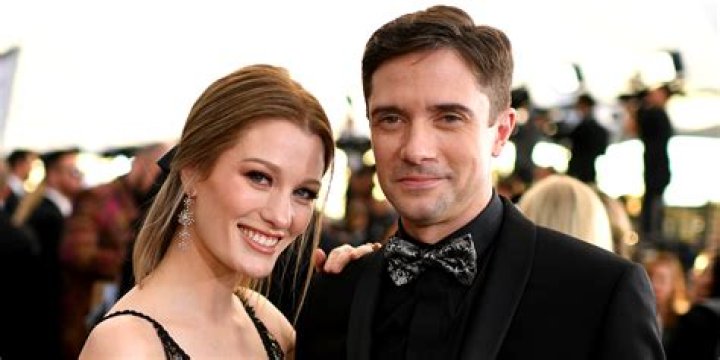 Topher Grace Biography - Facts, Childhood, Family Life & Achievements