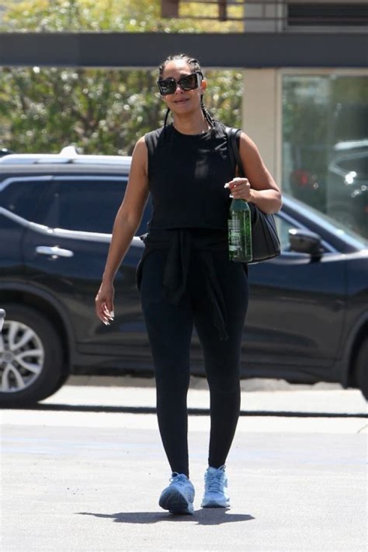 Tracee Ellis Ross in Two-Piece Workout Gear Shares Leg and Glutes Workout