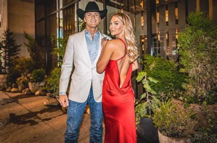 Tyler Hubbard Biography, Age, Wiki, Height, Wife, Net Worth, Baby, Kids, Family, Songs, Married, Image, Florida Georgia Line And Singing