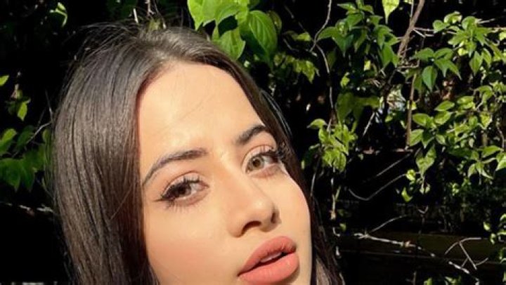 Urfi Javed in Bathing Suit is "Throwing Shade" — Celebwell
