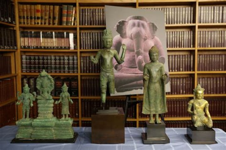 US returns looted cultural artifacts to Cambodia