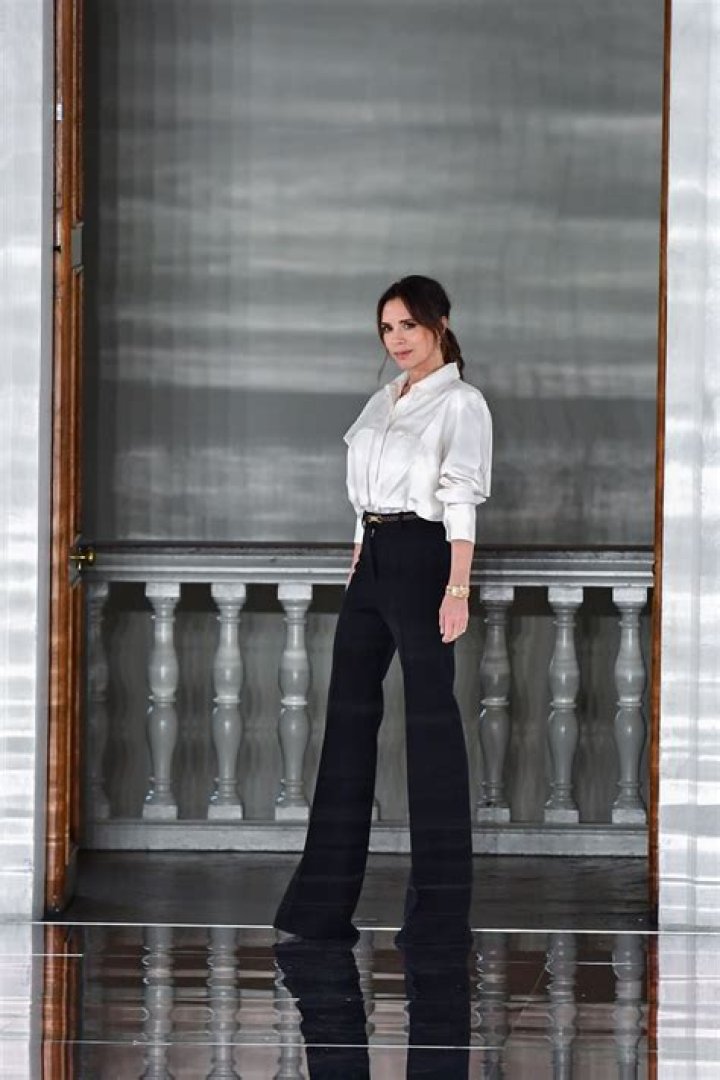 Victoria Beckham in Bathing Suit Says "Happy Valentine's Day" — Celebwell