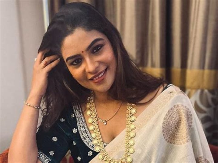 Vj Maheswari in Bathing Suit Says "Happy Summer" — Celebwell