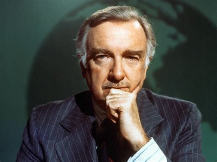 Walter Cronkite Biography - Facts, Childhood, Family Life & Achievements