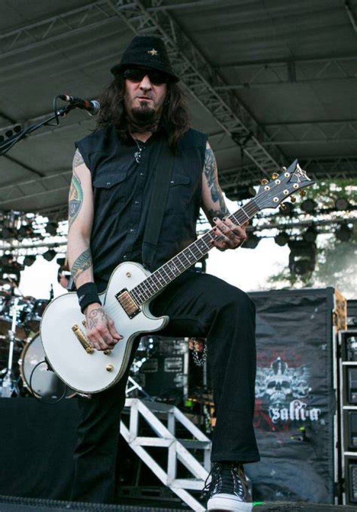 Wayne Swinny (saliva guitarist) Bio; Age, Height, Albums, Family, Health, Death
