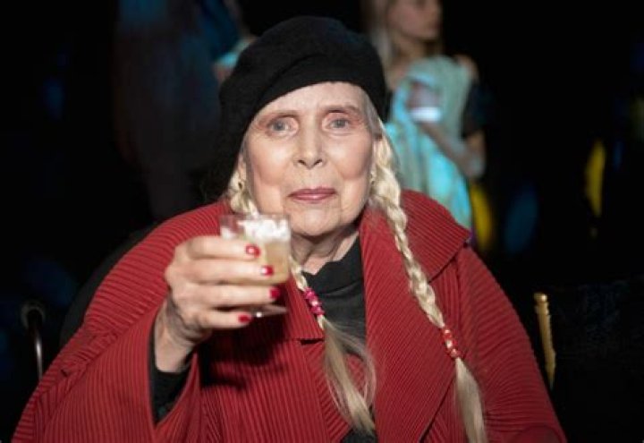 What disease does Joni Mitchell have?