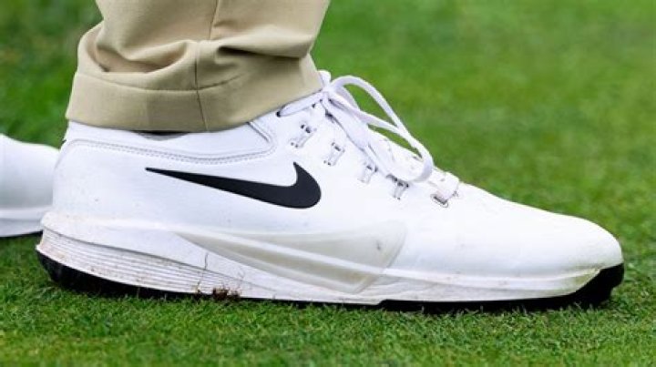 What golf shoe does Keegan Bradley wear?