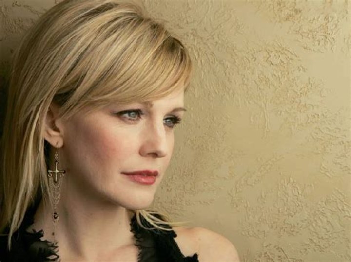 What is Kathryn Morris doing now? Net Worth, Measurements