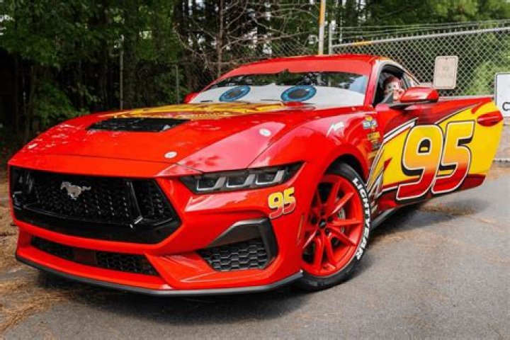 What kind of car is Bobby Swift? – Celebrity