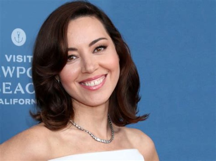 What religion is Aubrey Plaza?