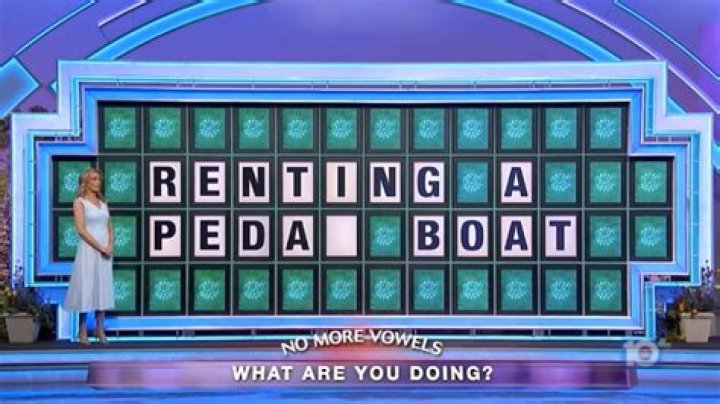 ‘Wheel of Fortune’ contestants put another ‘feather in their cap’ by bungling a simple answer