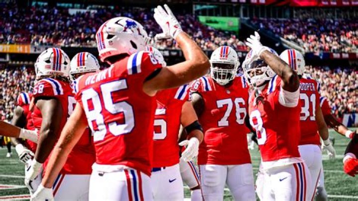 Where did Akiem Hicks go to college? Did Akiem Hicks play college football?