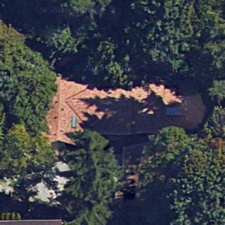 Where did Bill Russell live?