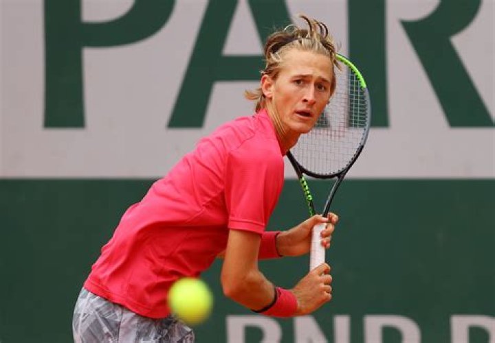 Where did Sebastian Korda go to college and high school?
