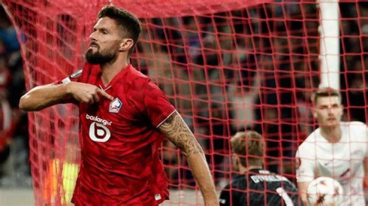 Where does Olivier Giroud live?