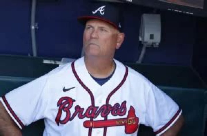 Where is Brian Snitker from? How many rings does Brian Snitker have?