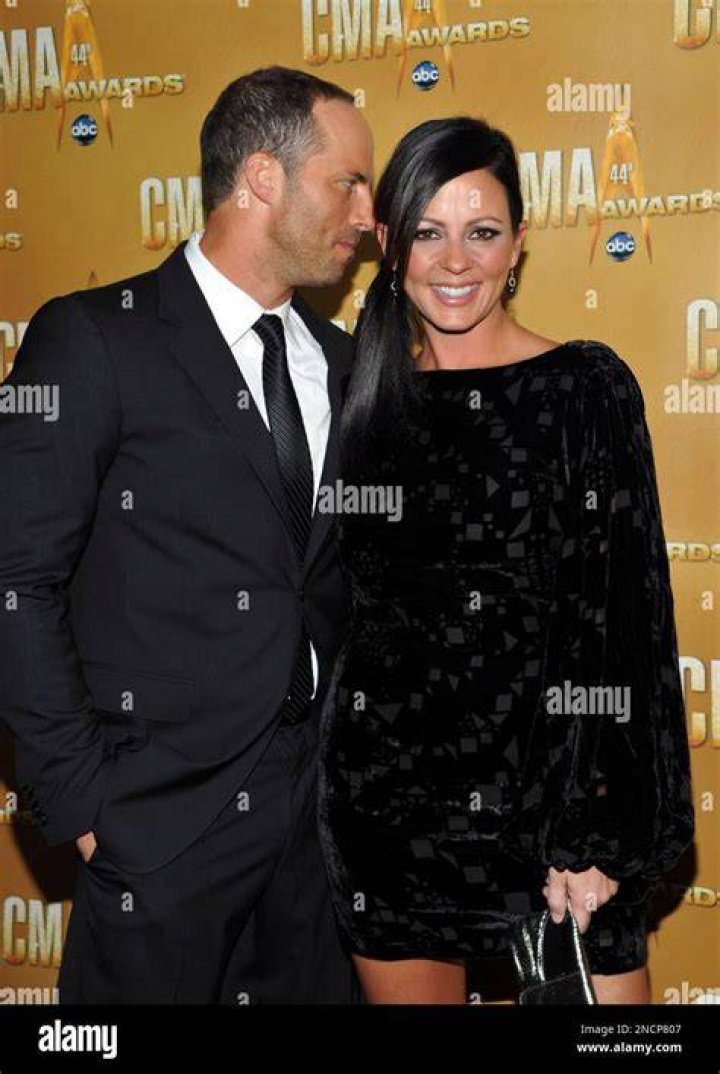 Where Is Sara Evans Husband Craig Schelske? His Wikipedia & Age Details
