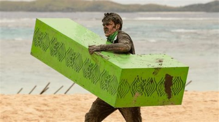 Where is ‘Survivor’ contestant Charlie Davis from and where does he currently reside?