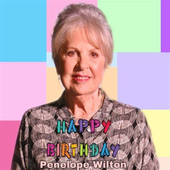 Where was Penelope Wilton born? Where does Penelope Wilton live now?