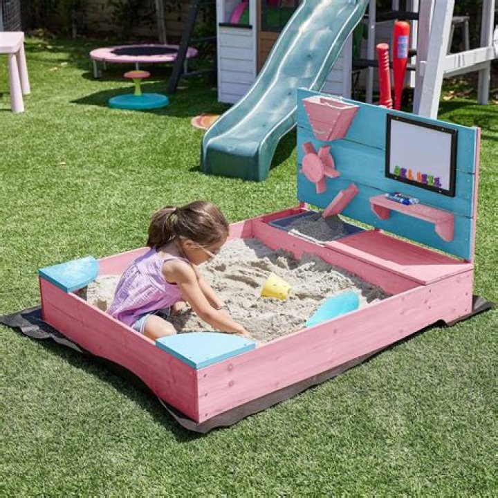 While maladroit Marjorie struggles to spell common words, toddler Trump still thinks he’s king of the sandbox