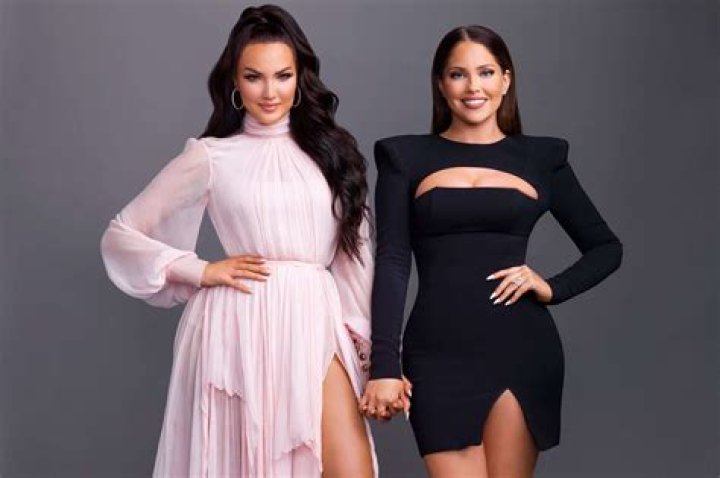 Who Are Olivia Pierson And Natalie Halcro From The New Reality Show Relatively Nat & Liv?