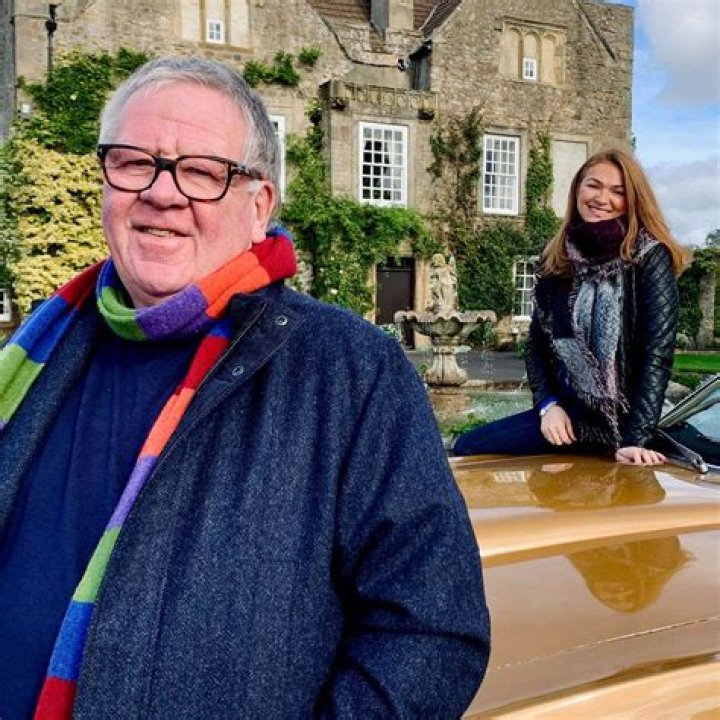Who Is Antiques Roadshow David Battie Wife Sarah Battie? Meet His Daughter