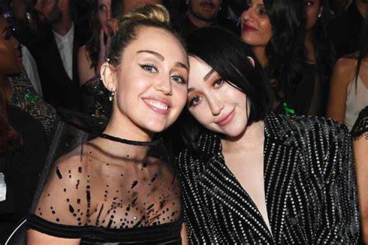 Who Is Avery Cyrus On TikTok? Age & Instagram – Is She Related To Miley Cyrus?