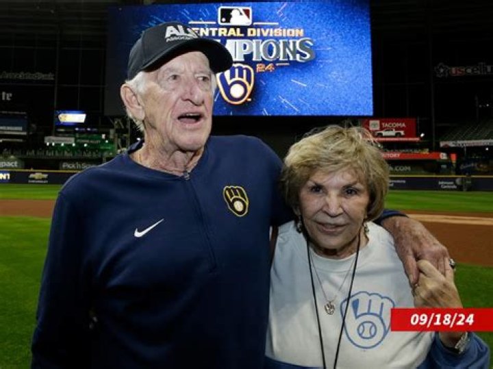 Who is Bob Uecker wife Judy Uecker?