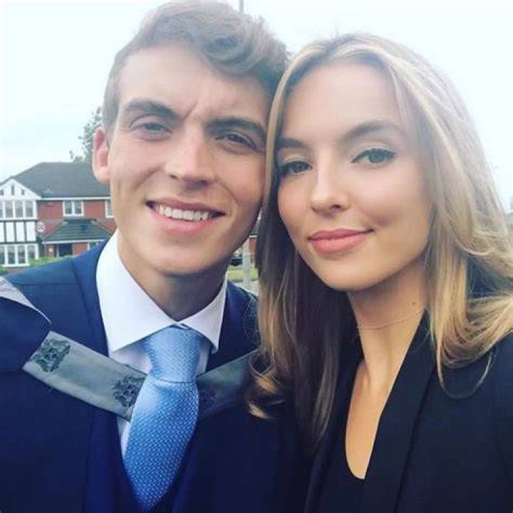 Who Is Charlie Comer? Jodie Comer Brother – Age Wikipedia – Wife Instagram